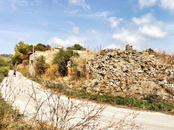 Ruinen in der Umgebung von Gibellina Vecchia